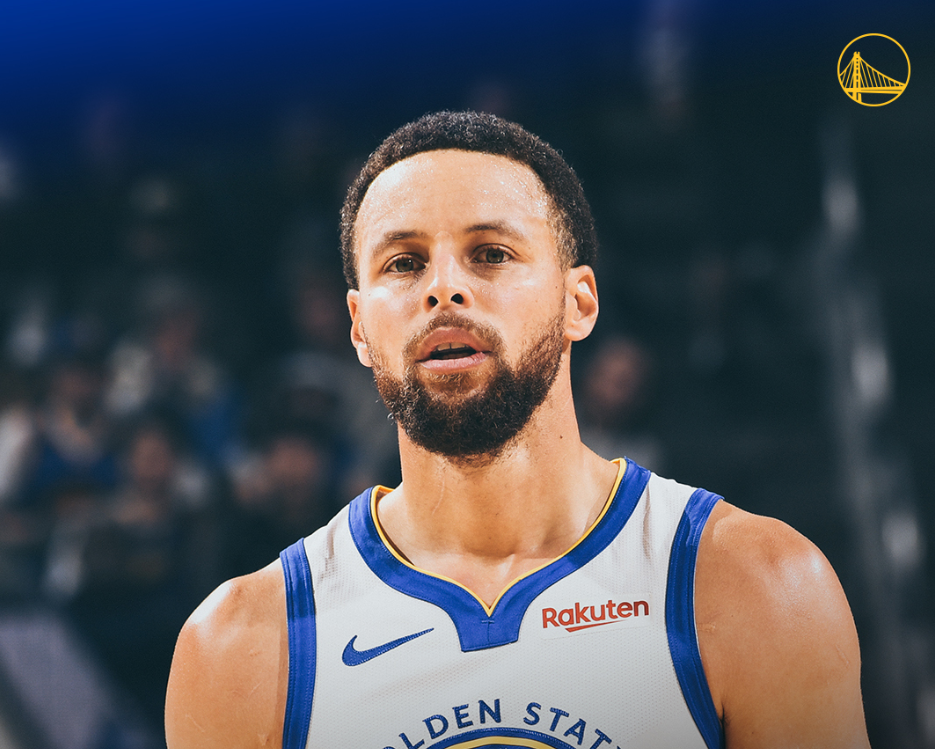 开云-库里25分钟在场-25双眼无神！科尔提前一节放弃 勇士前景一片黯淡