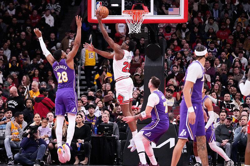 开云体育官网-东契奇46+11 湖人129-118胜公牛